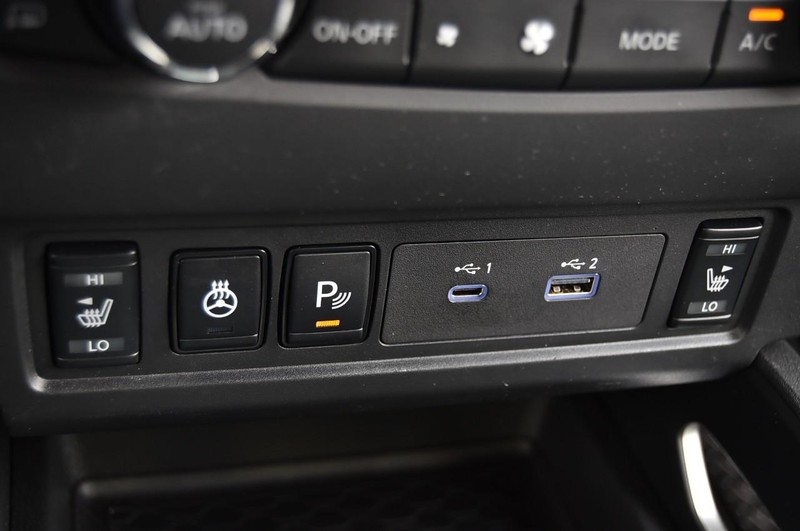 Nissan Frontier Vehicle Full-screen Gallery Image 20