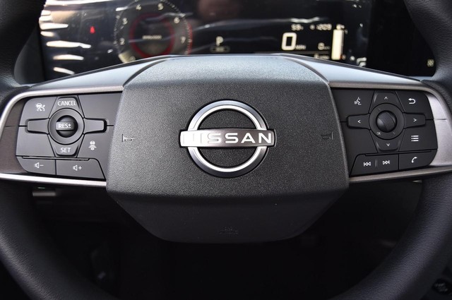 Nissan Sentra Vehicle Image 18