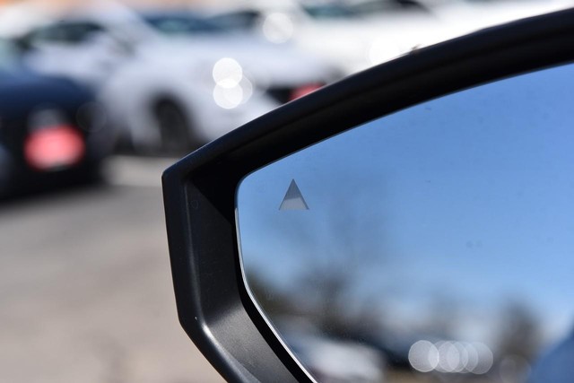 Nissan Sentra Vehicle Image 11