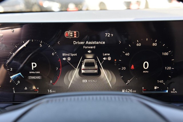 Nissan Sentra Vehicle Image 13