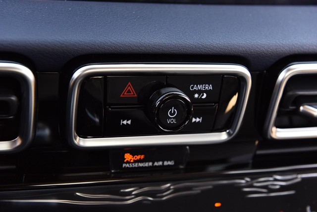 Nissan Sentra Vehicle Image 19