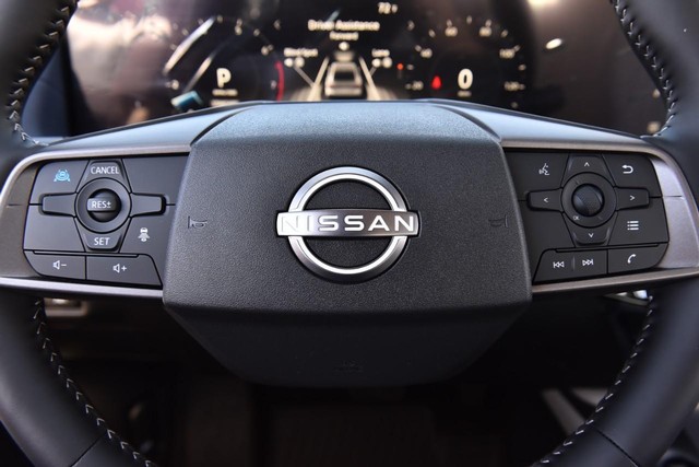 Nissan Sentra Vehicle Image 23