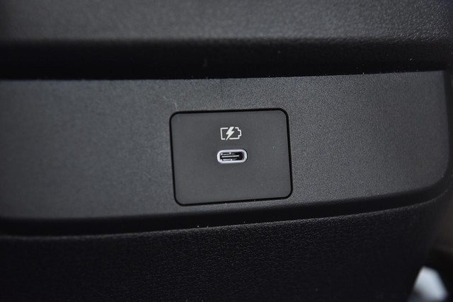 Nissan Sentra Vehicle Image 28