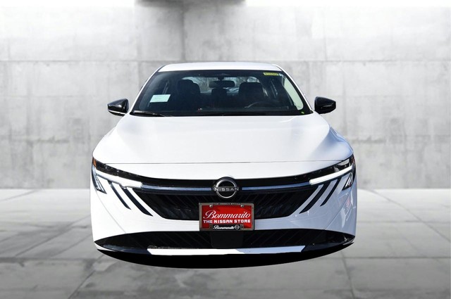 Nissan Sentra Vehicle Image 04