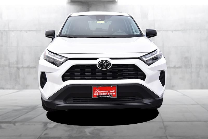 Toyota RAV4 Vehicle Image 04