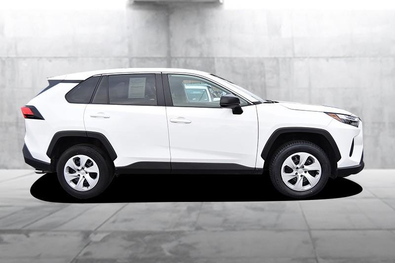 Toyota RAV4 Vehicle Image 05
