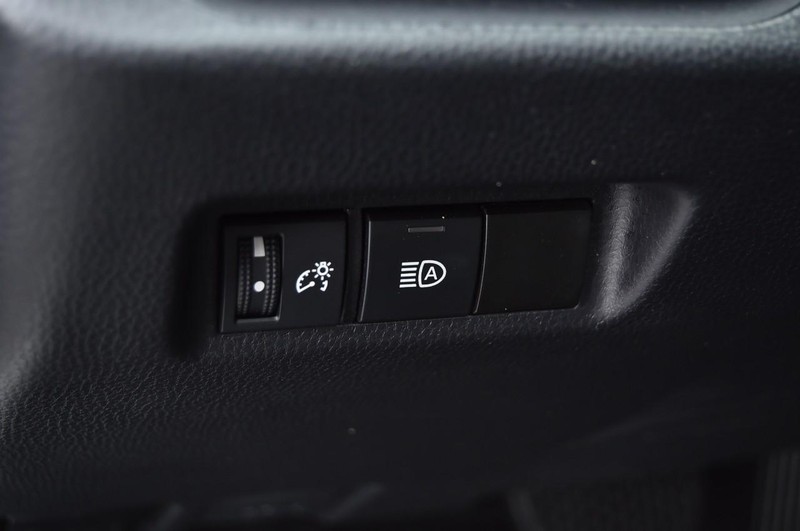 Toyota RAV4 Vehicle Image 10