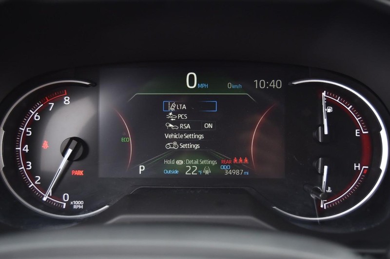 Toyota RAV4 Vehicle Image 11