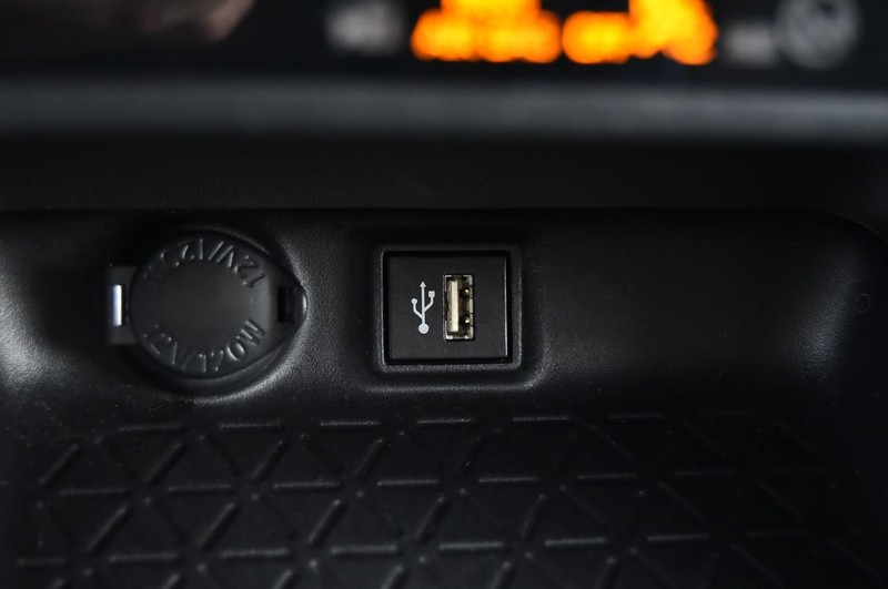 Toyota RAV4 Vehicle Image 15