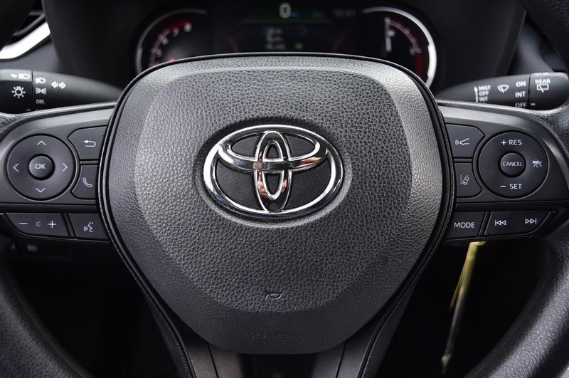 Toyota RAV4 Vehicle Image 17