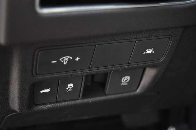 Hyundai Sonata Vehicle Image 11