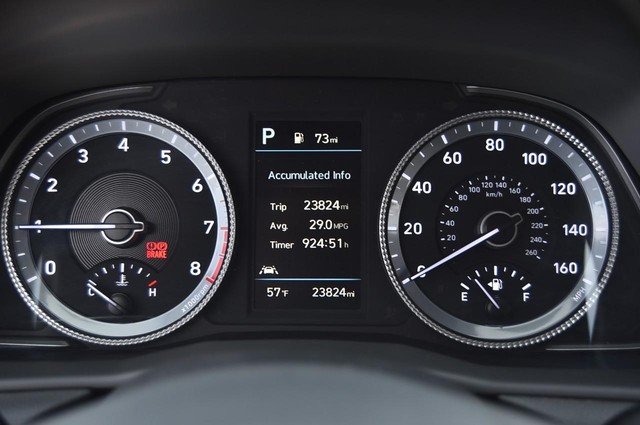 Hyundai Sonata Vehicle Image 12