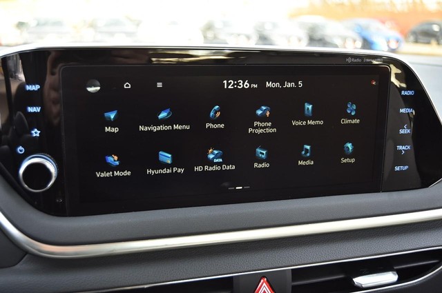 Hyundai Sonata Vehicle Image 14