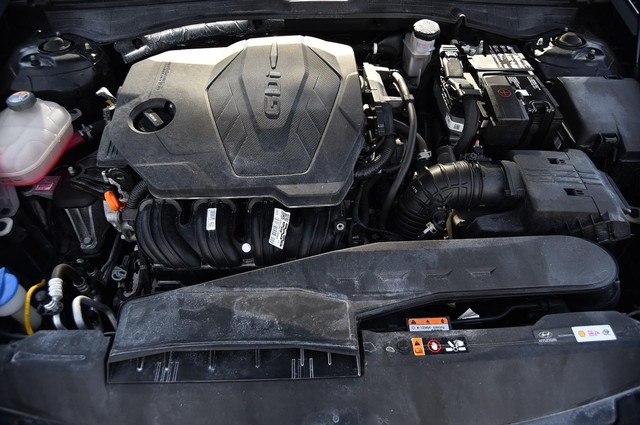 Hyundai Sonata Vehicle Image 24