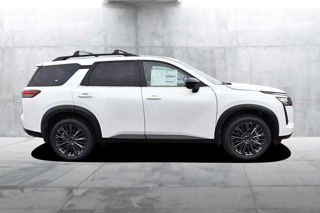 Nissan Pathfinder Vehicle Image 05