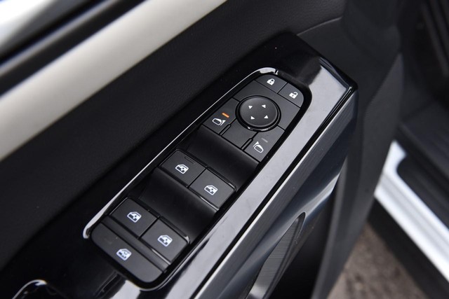 Nissan Pathfinder Vehicle Image 09