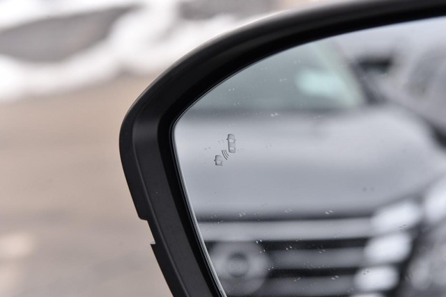 Nissan Pathfinder Vehicle Image 10