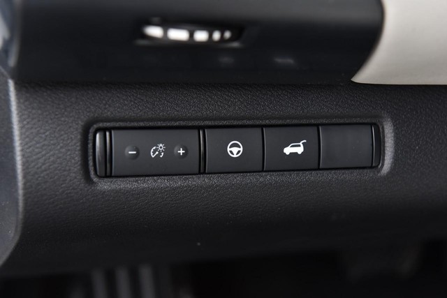 Nissan Pathfinder Vehicle Image 11