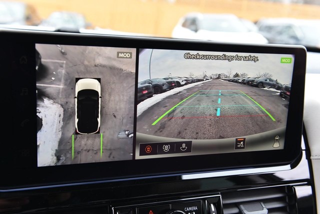 Nissan Pathfinder Vehicle Image 13