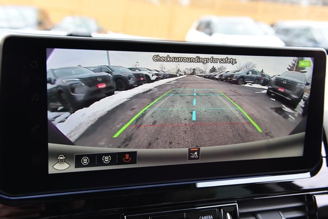 Nissan Pathfinder Vehicle Image 15