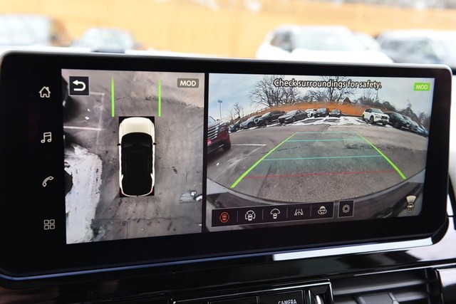 Nissan Pathfinder Vehicle Image 16