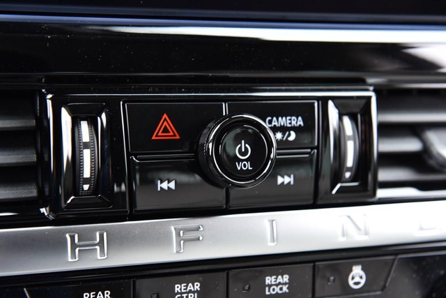 Nissan Pathfinder Vehicle Image 19