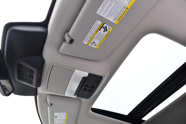 Nissan Pathfinder Vehicle Image 26