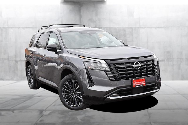 Nissan Pathfinder Vehicle Image 02