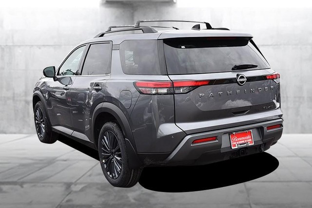 Nissan Pathfinder Vehicle Image 07