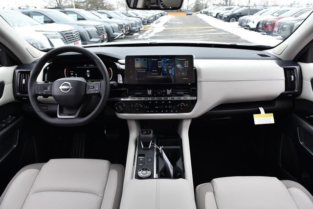 Nissan Pathfinder Vehicle Image 08