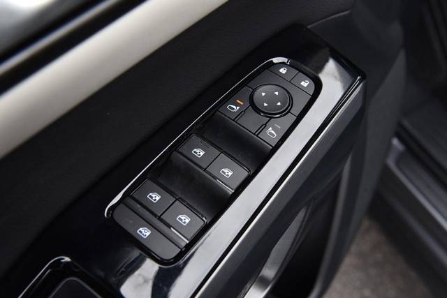 Nissan Pathfinder Vehicle Image 09