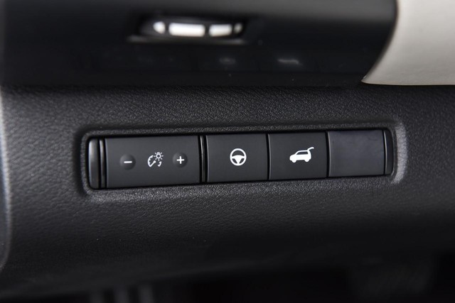 Nissan Pathfinder Vehicle Image 11