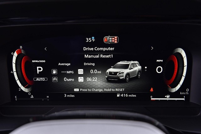 Nissan Pathfinder Vehicle Image 12