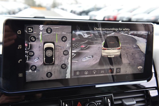 Nissan Pathfinder Vehicle Image 17