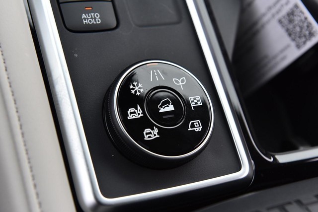 Nissan Pathfinder Vehicle Image 22