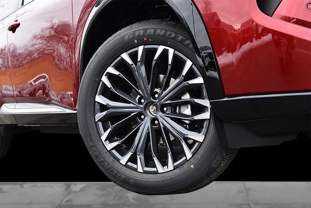 Nissan Rogue Vehicle Image 03