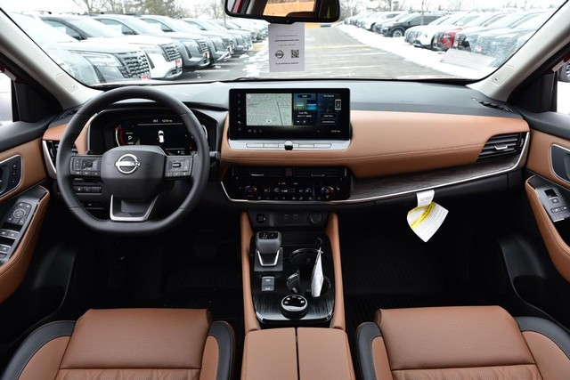 Nissan Rogue Vehicle Image 08