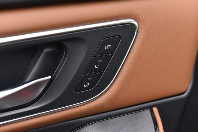 Nissan Rogue Vehicle Image 10