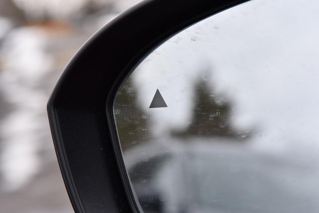 Nissan Rogue Vehicle Image 11