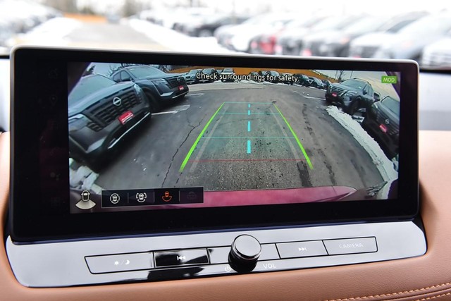 Nissan Rogue Vehicle Image 16