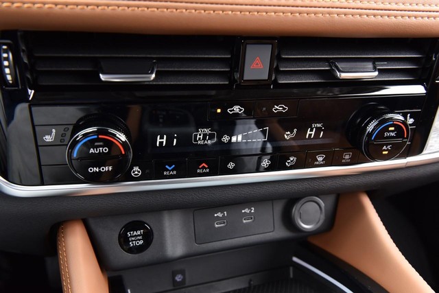 Nissan Rogue Vehicle Image 20