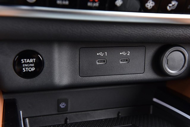 Nissan Rogue Vehicle Image 21