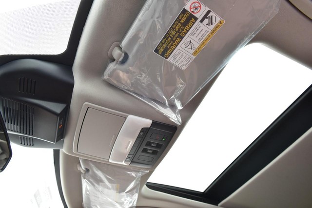 Nissan Rogue Vehicle Image 26