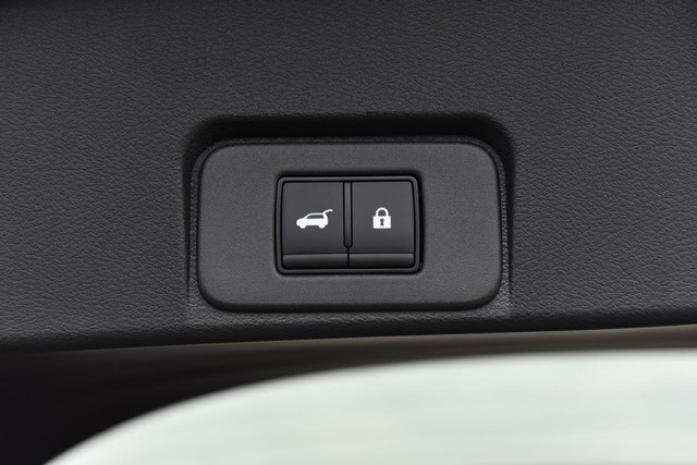 Nissan Rogue Vehicle Image 31