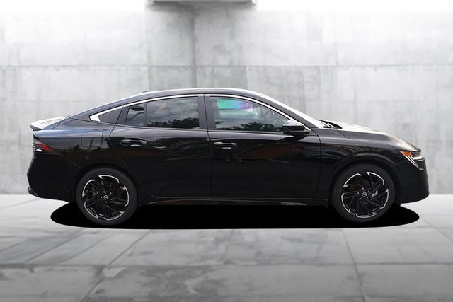 Nissan Sentra Vehicle Image 05