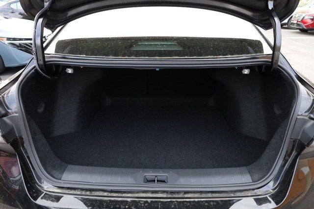 Nissan Sentra Vehicle Image 07