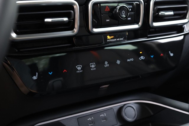 Nissan Sentra Vehicle Image 14