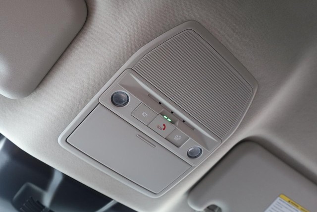 Nissan Sentra Vehicle Image 17