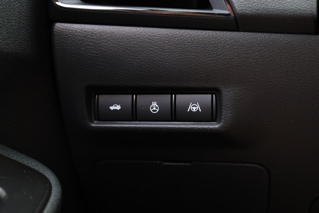 Nissan Sentra Vehicle Image 19