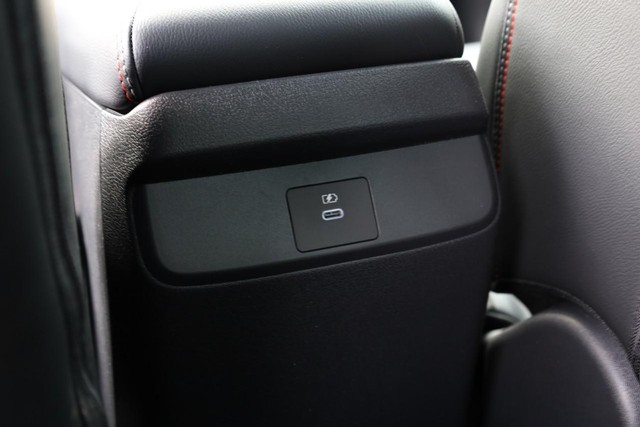 Nissan Sentra Vehicle Image 22